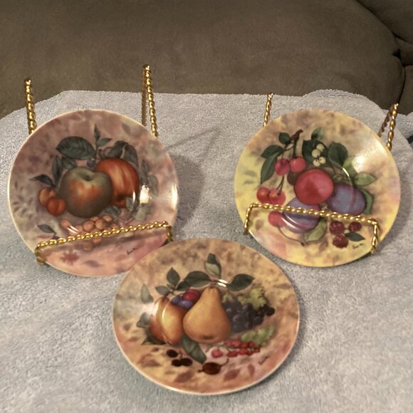 VTG 1990's-3 Godinger Still Life Saucers-w/Pear/Plum/Apple-Signed-4.75" Dia-EUC - Picture 8 of 9